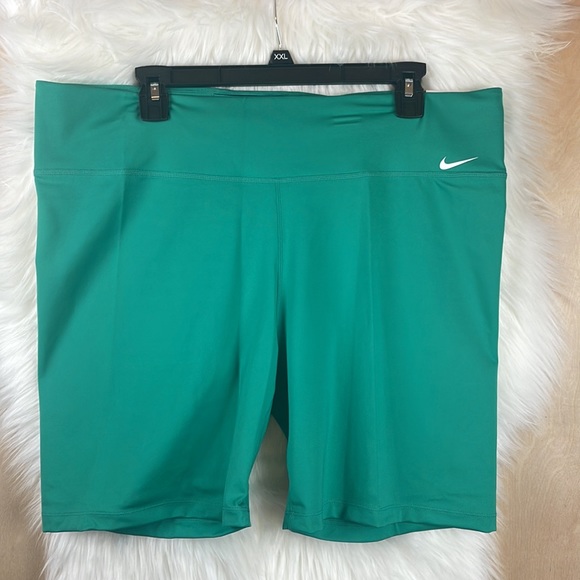NWT Women’s Nike One Mid-rise Bike Short training XXL - Picture 1 of 5